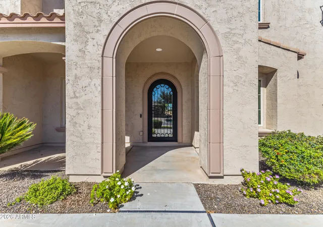 Photo 4 of Sale Pending at 3126 E Wildhorse Ct, Gilbert, AZ 85297 | MLS# 7076674 | Listing updated on 2026-09-07