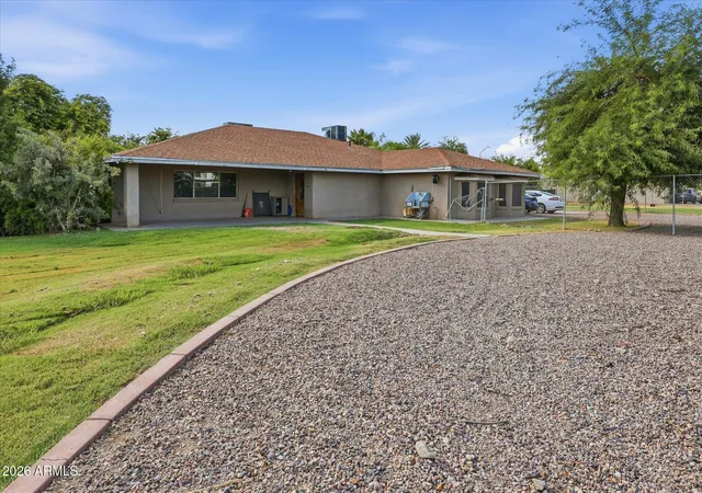 Photo 2 of Single family home for sale at 14 S 29th Place, Gilbert, AZ 85296 | MLS# 7076293 | Listing updated on 2026-09-18
