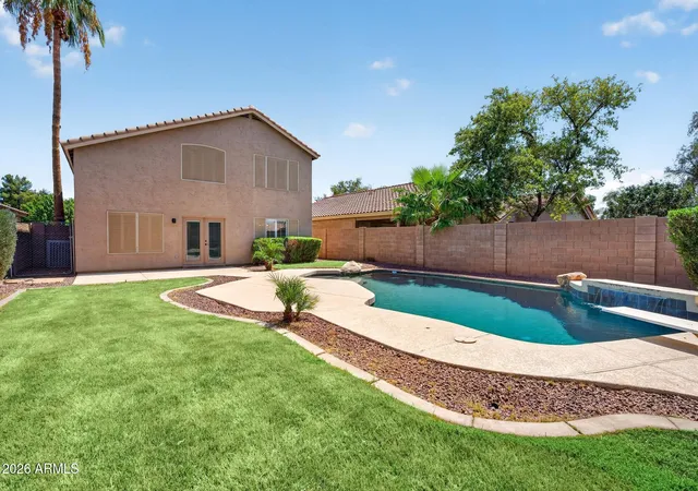 Photo 2 of Single family home for sale at 1328 S Heritage Dr, Gilbert, AZ 85296 | MLS# 7076297 | Listing updated on 2026-09-05