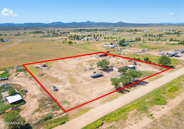Photo 3 of Manufactured home for sale at 2575 W Annie Rd, Paulden, AZ 86334 | MLS# 7079118 | Listing updated on 2026-09-26