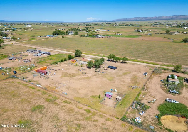 Photo 4 of Manufactured home for sale at 2575 W Annie Rd, Paulden, AZ 86334 | MLS# 7079118 | Listing updated on 2026-09-26