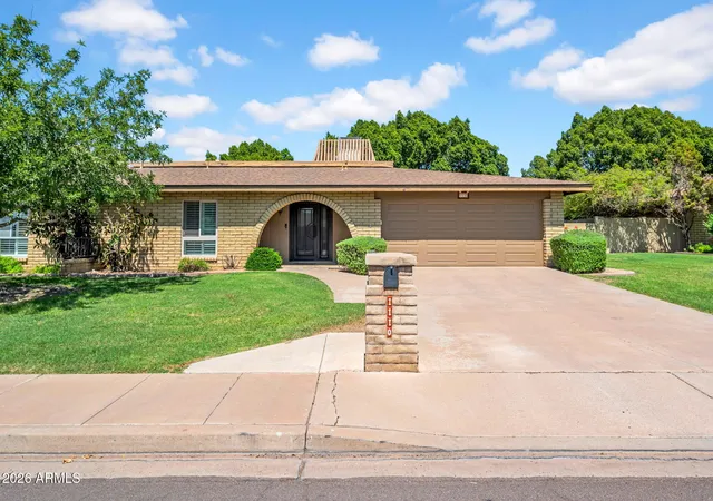 Photo 1 of Townhouse for sale at 1110 E Orangewood Ave, Phoenix, AZ 85020 | MLS# 7080236 | Listing updated on 2026-10-26