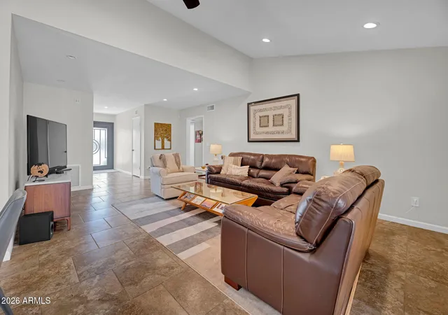 Photo 3 of Townhouse for sale at 1110 E Orangewood Ave, Phoenix, AZ 85020 | MLS# 7080236 | Listing updated on 2026-10-26