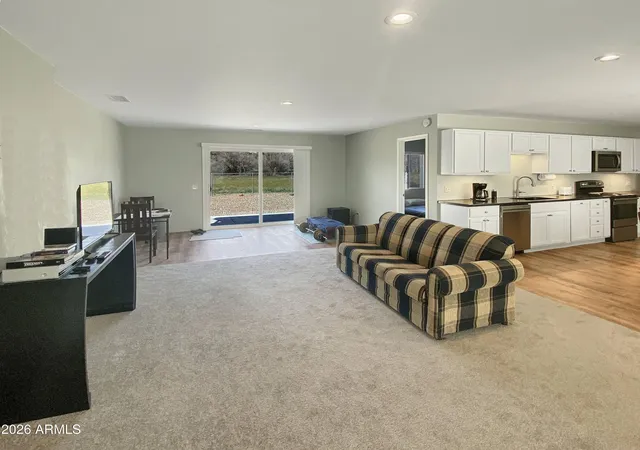 Photo 4 of Single family home for sale at 3960 E Lake Shore Dr, Rimrock, AZ 86335 | MLS# 7076533 | Listing updated on 2026-09-06