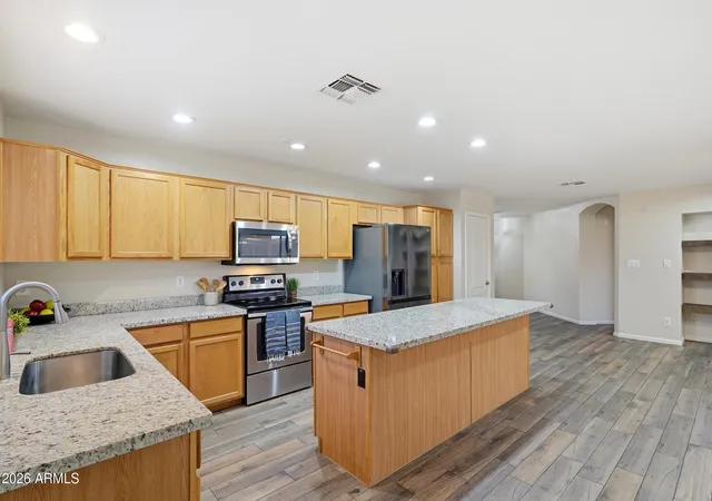 Photo 4 of Sale Pending at 8744 W Lone Cactus Dr, Peoria, AZ 85382 | MLS# 7076613 | Listing updated on 2026-09-07