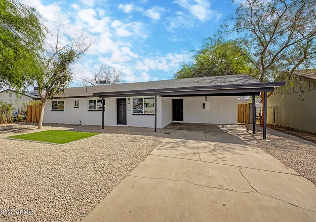 Photo 3 of Sale Pending at 3909 W Griswold Rd, Phoenix, AZ 85051 | MLS# 7076539 | Listing updated on 2026-09-16