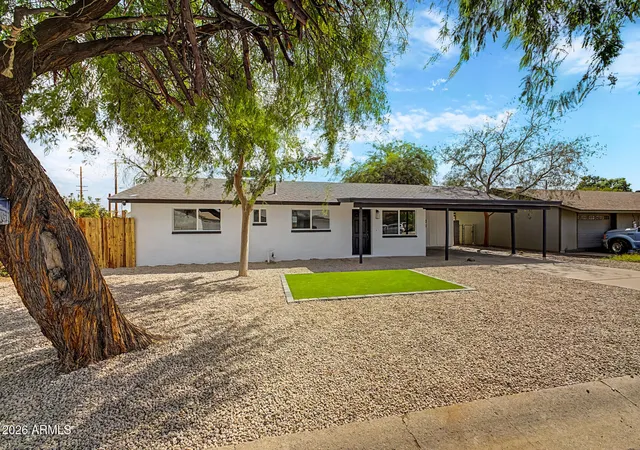 Photo 4 of Sale Pending at 3909 W Griswold Rd, Phoenix, AZ 85051 | MLS# 7076539 | Listing updated on 2026-09-16
