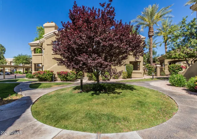 Listing Photo 2 - Condo for sale in building located at 5335 E Shea Blvd, Phoenix, AZ 85254 - Unit #2090