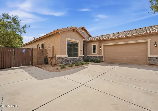 Photo 3 of Single family home for sale at 6923 S Black Hills Way, Chandler, AZ 85249 | MLS# 7082656 | Listing updated on 2026-10-10