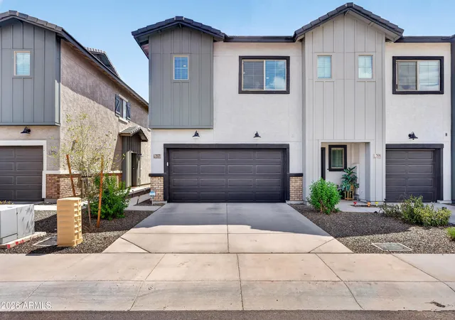 Townhouse for sale at 7527 W Donner Dr, Laveen, AZ 85339 | MLS# 7077364