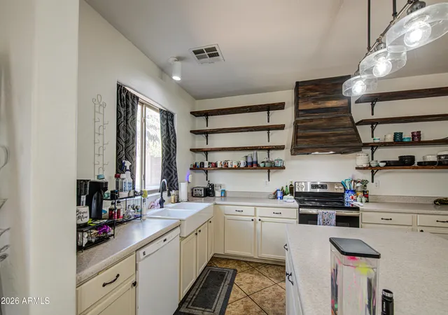 Photo 3 of Single family home for sale at 4532 E Oxford Ln, Gilbert, AZ 85295 | MLS# 7078650 | Listing updated on 2026-09-11
