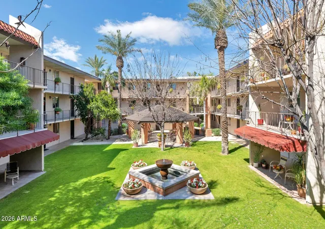 Listing Photo 4 - Condo for sale in building located at 4727 E Lafayette Blvd, Phoenix, AZ 85018 - Unit #314