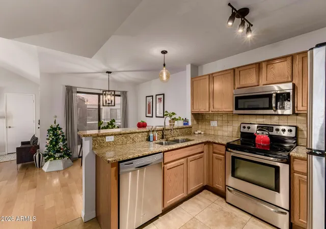 Photo 2 of Townhouse for sale at 5122 E Shea Blvd #2097, Scottsdale, AZ 85254 | MLS# 7076810 | Listing updated on 2026-09-09