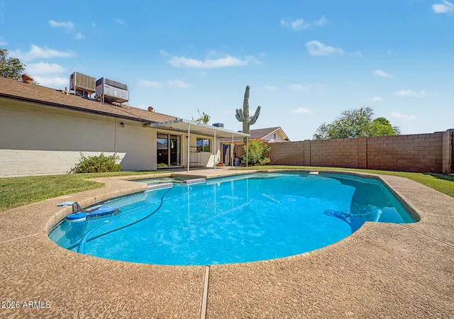 Photo 3 of Sale Pending at 509 W Santa Cruz Dr, Tempe, AZ 85282 | MLS# 7076696 | Listing updated on 2026-10-07