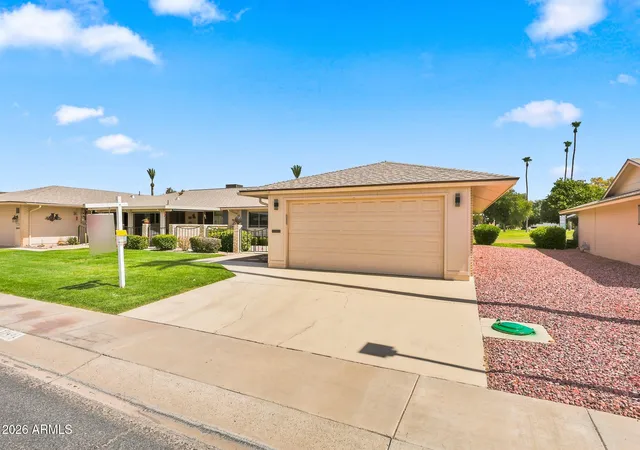 Photo 3 of Townhouse for sale at 10442 W Tropicana Cir, Sun City, AZ 85351 | MLS# 7076720 | Listing updated on 2026-09-13