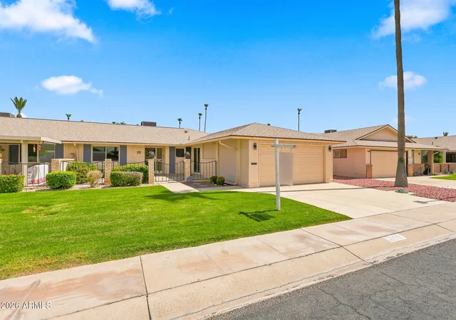 Photo 4 of Townhouse for sale at 10442 W Tropicana Cir, Sun City, AZ 85351 | MLS# 7076720 | Listing updated on 2026-09-13