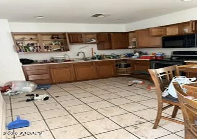 Photo 4 of Single family home for sale at 3307 N 59th Avenue, Phoenix, AZ 85033 | MLS# 7076729 | Listing updated on 2026-09-15