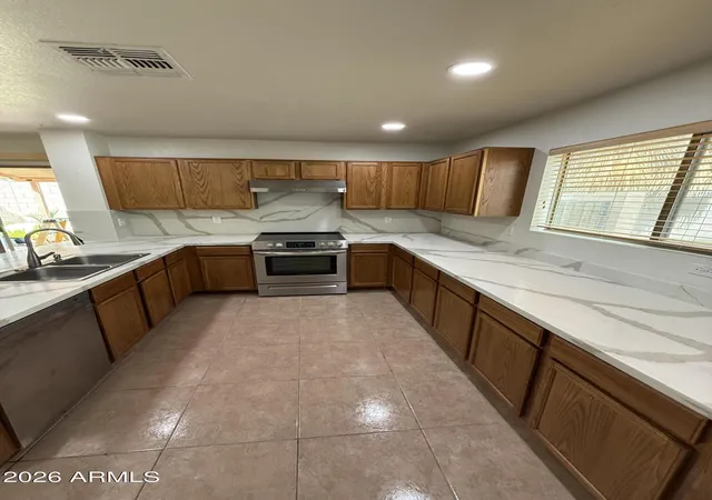 Photo 3 of Single family home for sale at 9518 N 82nd Glen, Peoria, AZ 85345 | MLS# 7077231 | Listing updated on 2026-09-09