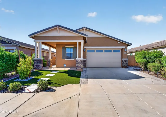 Photo 2 of Single family home for sale at 2313 E Castanets Dr, Gilbert, AZ 85298 | MLS# 7078018 | Listing updated on 2026-09-15
