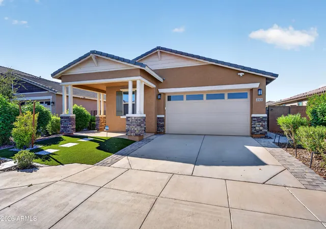 Photo 3 of Single family home for sale at 2313 E Castanets Dr, Gilbert, AZ 85298 | MLS# 7078018 | Listing updated on 2026-09-15