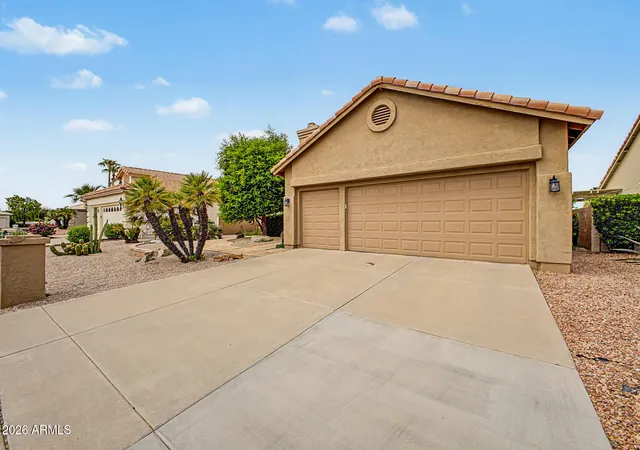 Photo 3 of Single family home for sale at 25236 S Flame Tree Dr, Sun Lakes, AZ 85248 | MLS# 7077271 | Listing updated on 2026-09-13