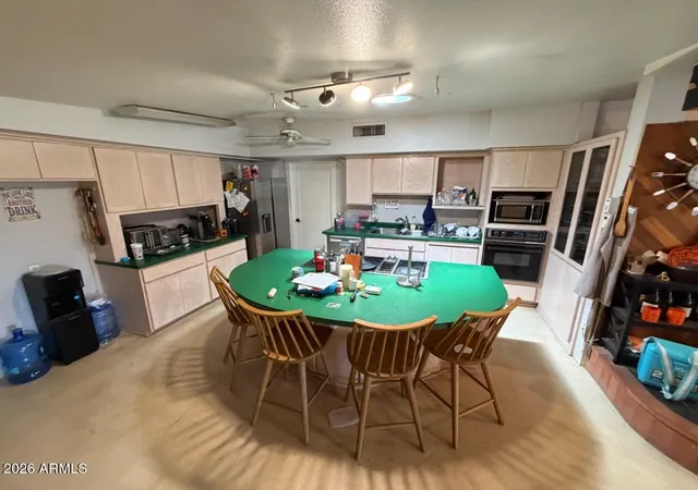 Photo 3 of Single family home for sale at 1550 W El Caminito Dr, Phoenix, AZ 85021 | MLS# 7076805 | Listing updated on 2026-09-17