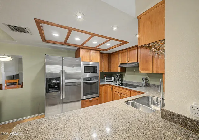 Photo 2 of Condo for sale at 10410 N Cave Crk Rd #1027, Phoenix, AZ 85020 | MLS# 7076909 | Listing updated on 2026-09-08