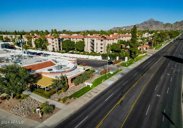Listing Photo 2 - Condo for sale in building located at 5122 N 31St Wy, Phoenix, AZ 85016 - Unit #217