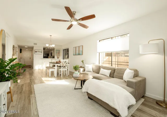 Listing Photo 4 - Condo for sale in building located at 5122 N 31St Wy, Phoenix, AZ 85016 - Unit #217