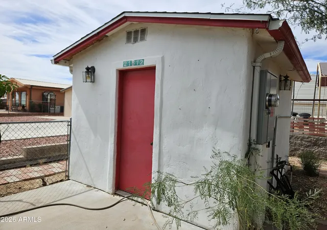 Photo 10 of Manufactured home for sale at 21312 W Shalako Ln, Congress, AZ 85332 | MLS# 7077179 | Listing updated on 2026-09-25