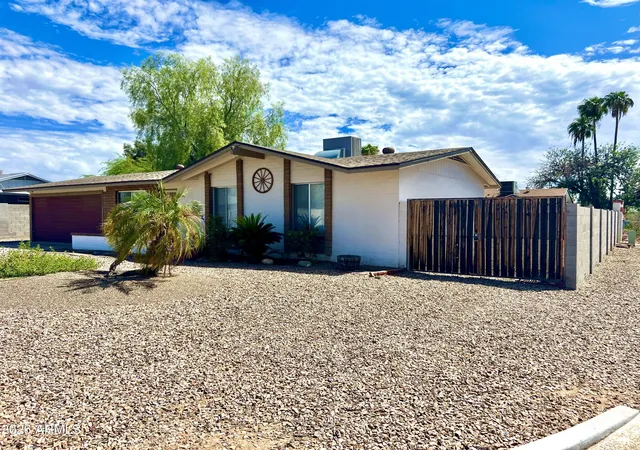 Photo 2 of Single family home for sale at 1735 W Wagoner Rd, Phoenix, AZ 85023 | MLS# 7076993 | Listing updated on 2026-09-11