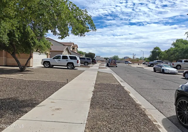 Photo 4 of Single family home for sale at 932 W Carter Rd, Phoenix, AZ 85041 | MLS# 7077014 | Listing updated on 2026-09-08