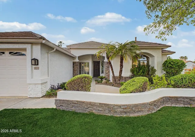Photo 3 of Single family home for sale at 4926 S Verbenia Pl, Chandler, AZ 85248 | MLS# 7077573 | Listing updated on 2026-09-17