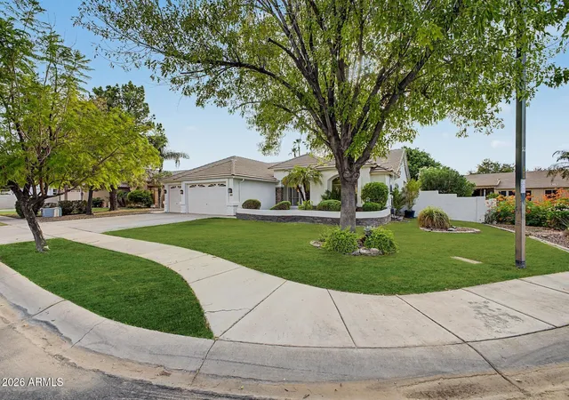 Photo 3 of Single family home for sale at 4926 S Verbenia Pl, Chandler, AZ 85248 | MLS# 7077573 | Listing updated on 2026-09-17