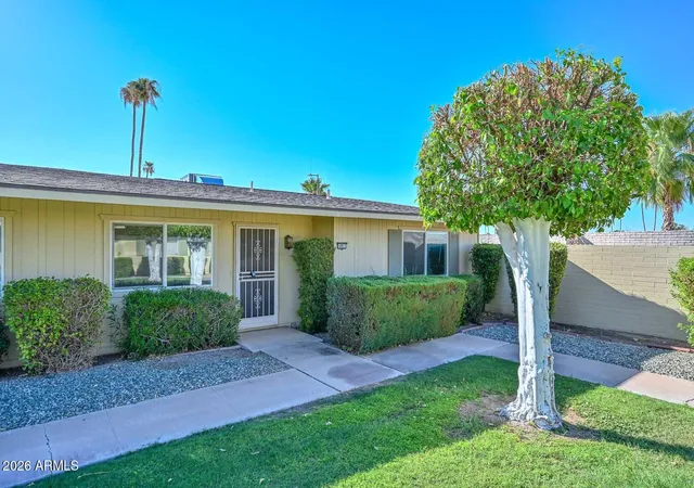 Photo 3 of Townhouse for sale at 10911 W Santa Fe Dr, Sun City, AZ 85351 | MLS# 7077332 | Listing updated on 2026-09-11