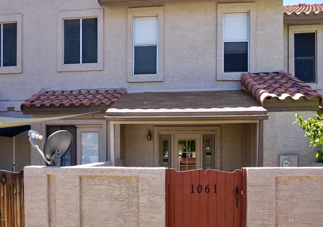 Townhouse for sale at 1961 N Hartford St #1061, Chandler, AZ 85225 | MLS# 7078085