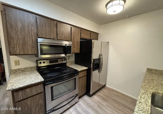 Photo 2 of Townhouse for sale at 8131 N 107th Avenue #91, Peoria, AZ 85345 | MLS# 7077113 | Listing updated on 2026-09-09