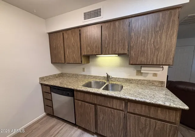 Photo 4 of Townhouse for sale at 8131 N 107th Avenue #91, Peoria, AZ 85345 | MLS# 7077113 | Listing updated on 2026-09-09