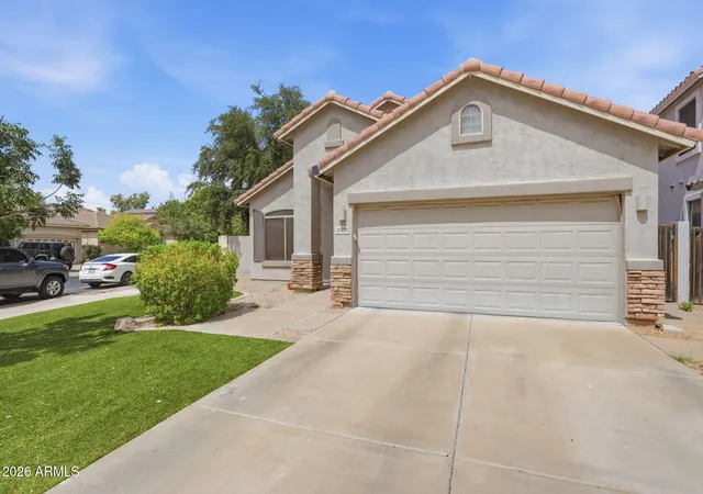 Photo 3 of Single family home for sale at 2420 E Darrel Rd, Phoenix, AZ 85042 | MLS# 7077778 | Listing updated on 2026-09-21