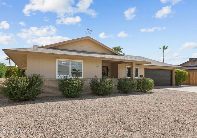 Photo 2 of Single family home for sale at 10944 W Saratoga Cir, Sun City, AZ 85351 | MLS# 7077209 | Listing updated on 2026-09-09