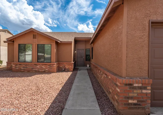 Photo 2 of Single family home for sale at 7425 W Ocotillo Rd, Glendale, AZ 85303 | MLS# 7077177 | Listing updated on 2026-09-09