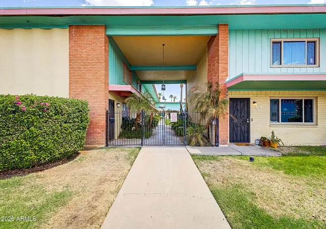 Photo 1 of Townhouse for sale at 450 W Earll Dr #15, Phoenix, AZ 85013 | MLS# 7077199 | Listing updated on 2026-09-14