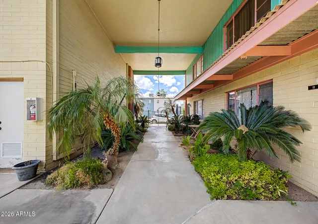 Photo 2 of Townhouse for sale at 450 W Earll Dr #15, Phoenix, AZ 85013 | MLS# 7077199 | Listing updated on 2026-09-14