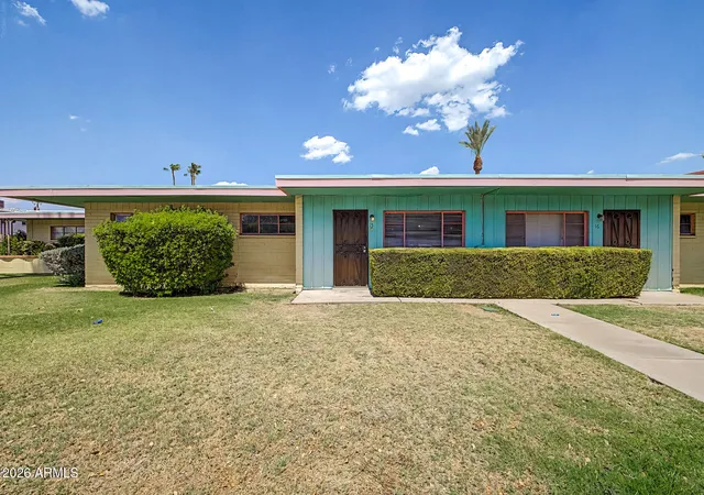 Photo 3 of Townhouse for sale at 450 W Earll Dr #15, Phoenix, AZ 85013 | MLS# 7077199 | Listing updated on 2026-09-14