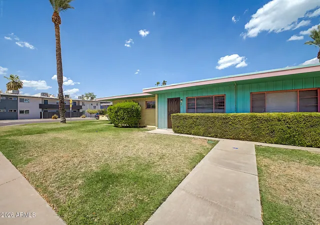 Photo 3 of Townhouse for sale at 450 W Earll Dr #15, Phoenix, AZ 85013 | MLS# 7077199 | Listing updated on 2026-09-14