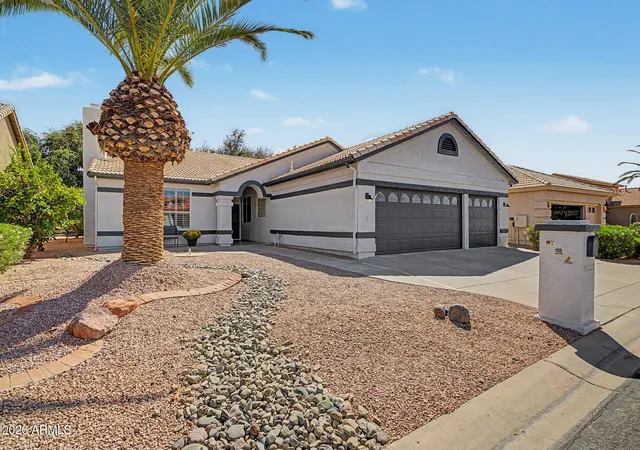 Photo 4 of Single family home for sale at 9525 E Champagne Dr, Sun Lakes, AZ 85248 | MLS# 7078700 | Listing updated on 2026-09-13