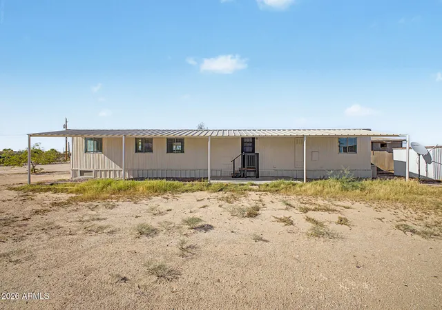Photo 3 of Sale Pending at 13297 N Hettick Ln, Florence, AZ 85132 | MLS# 7077397 | Listing updated on 2026-09-28