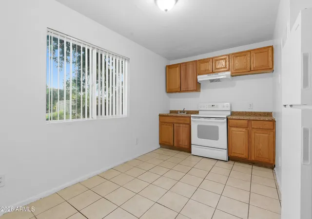 Photo 4 of Townhouse for sale at 1018 N 22nd Place, Phoenix, AZ 85006 | MLS# 7077428 | Listing updated on 2026-10-23