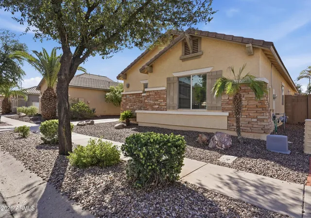 Photo 4 of Single family home for sale at 941 E Cherry Hills Dr, Chandler, AZ 85249 | MLS# 7078749 | Listing updated on 2026-09-11