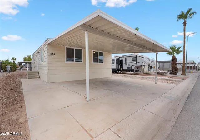 Photo 4 of Manufactured home for sale at 320 E Mckellips Rd #209, Mesa, AZ 85201 | MLS# 7077688 | Listing updated on 2026-09-11